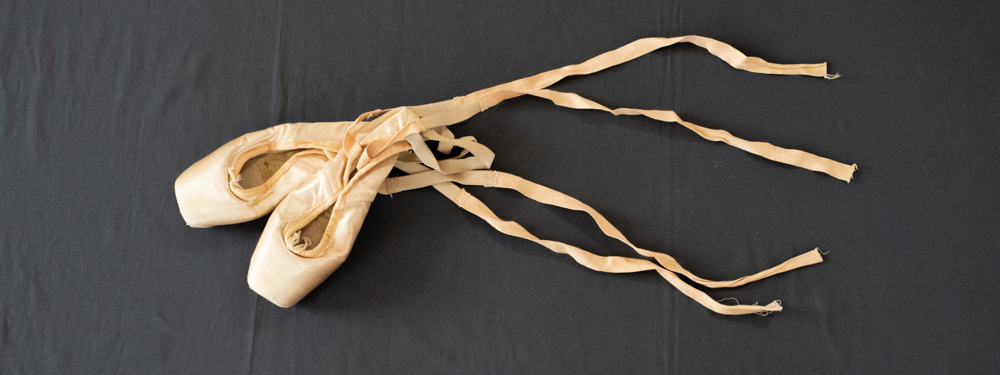 Illustration de l'article "Coudre les élastiques et les rubans des pointes"