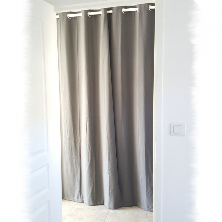 Illustration de l'article "Réalisez un ourlet de rideau tout simplement"