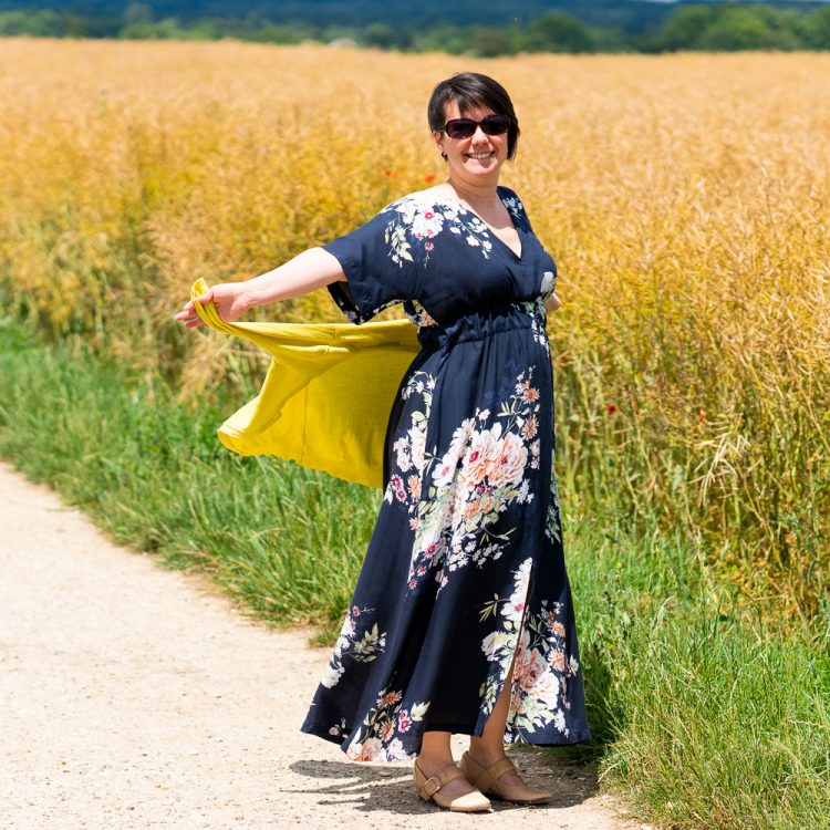 Illustration de l'article "Une longue robe légère et confortable pour l'été, et très facile à coudre"