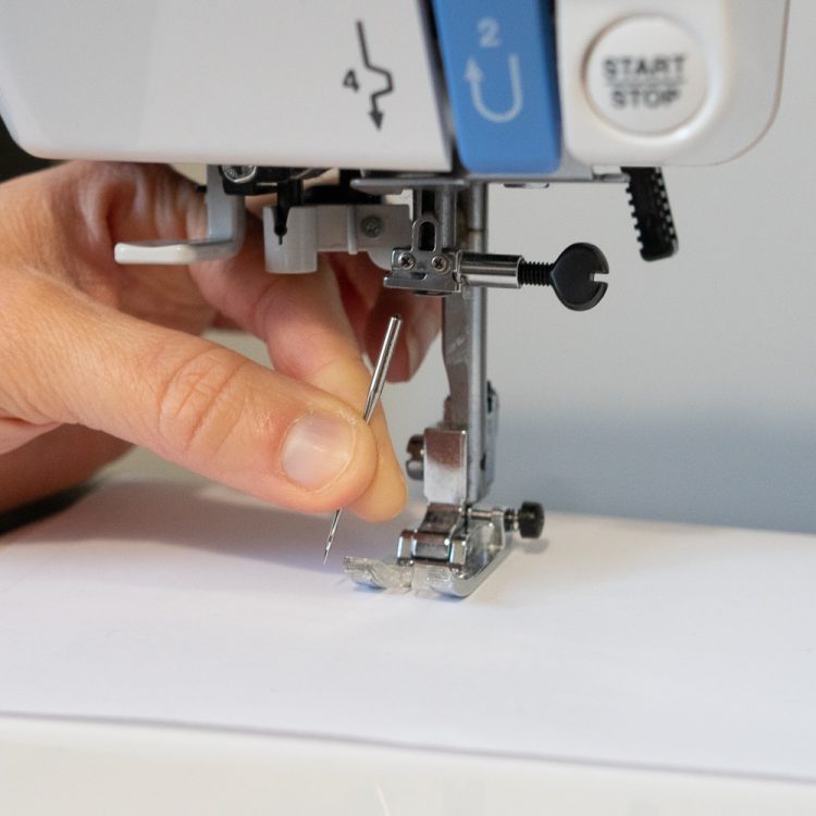 Illustration de l'article "Changer une aiguille de machine à coudre"