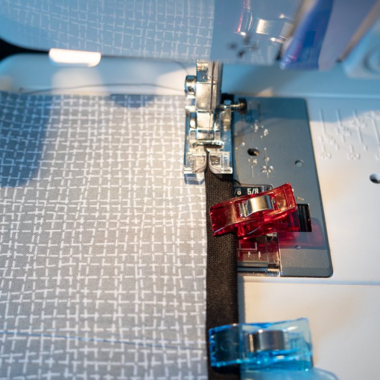 Illustration de l'article "Coudre un biais en couture"